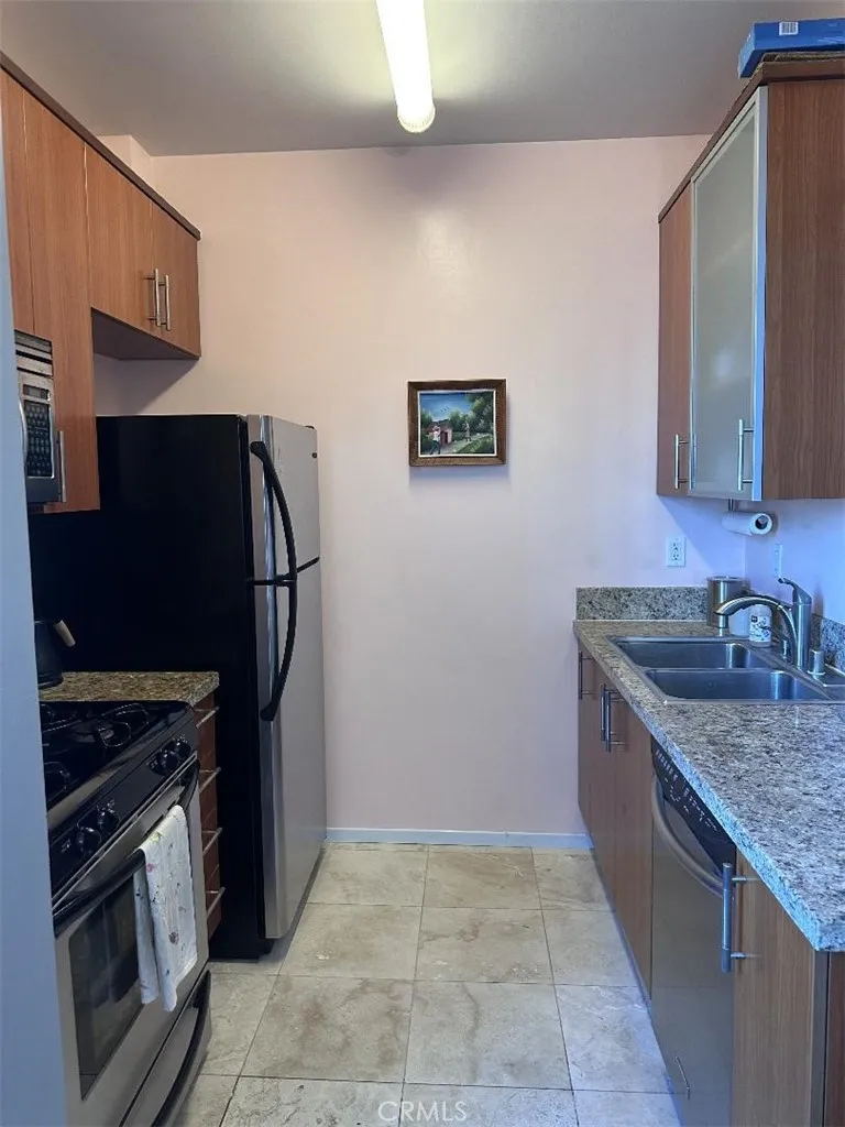 620 S Gramercy 314, Los Angeles, California 90005 home-pic-5